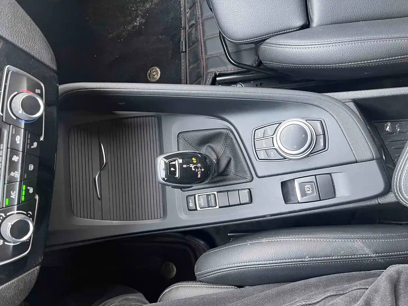 BMW X1 2022 sDrive20Li Fashion фото 17