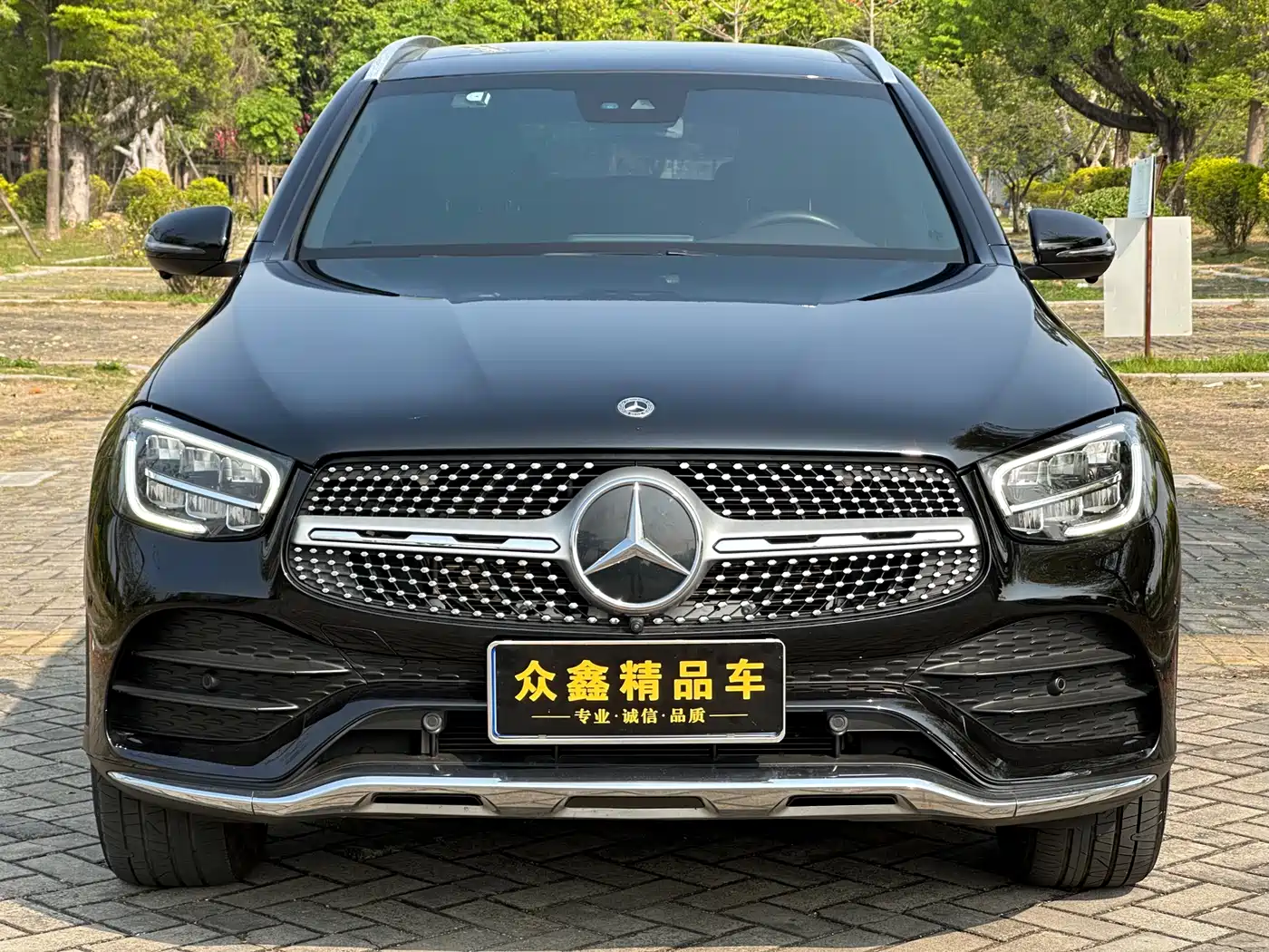 MERCEDES-BENZ GLC