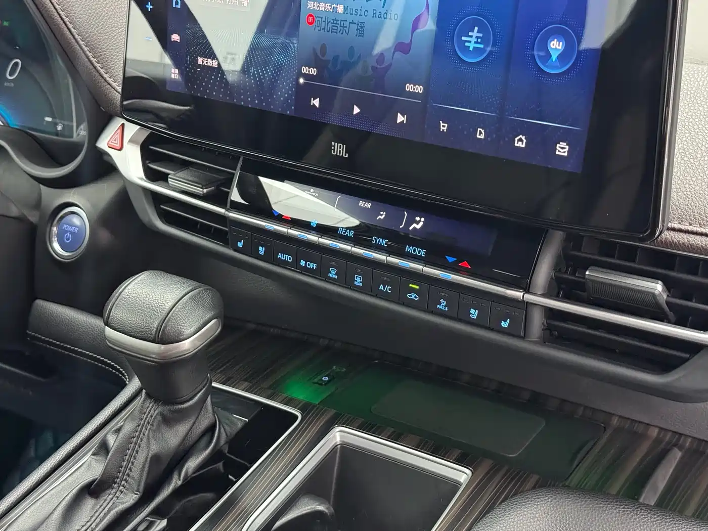 Toyota Sienna 2021 2.5L Hybrid Platinum Edition фото 20