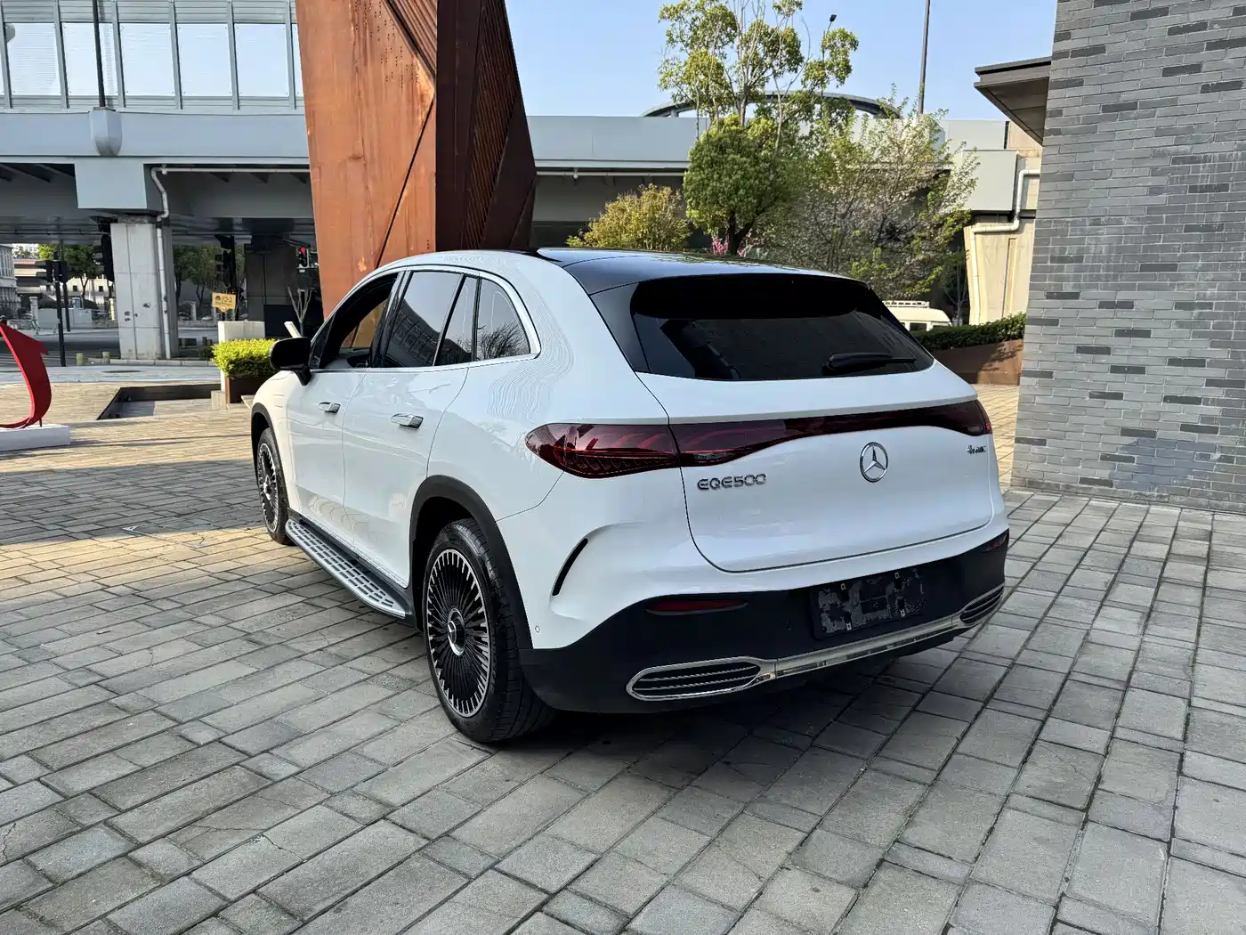 MERCEDES-BENZ EQE SUV