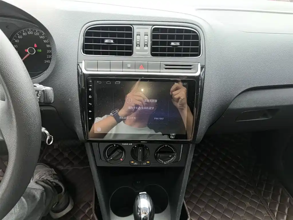Volkswagen Polo 2016 1.4L Automatic Trend фото 13