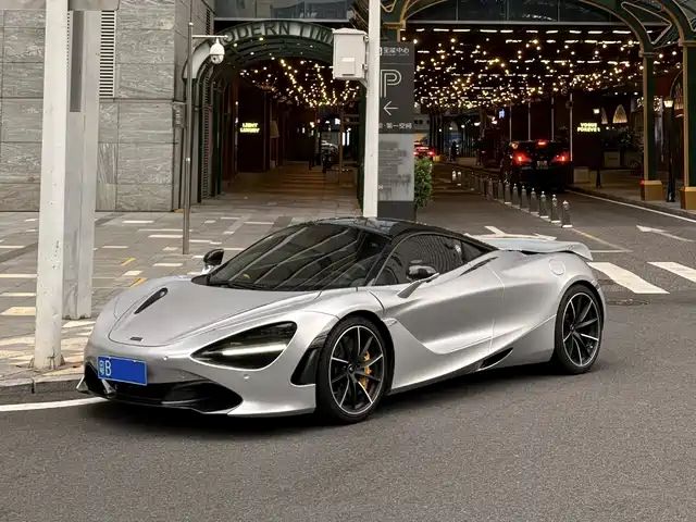MCLAREN 720S