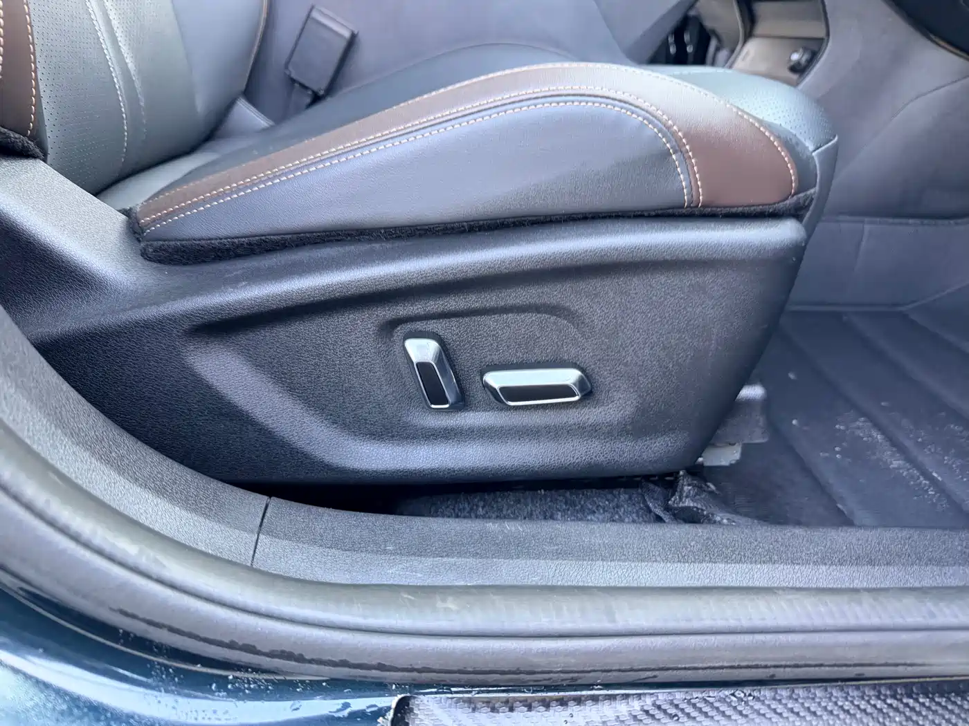 DONGFENG YI HYUN MAX