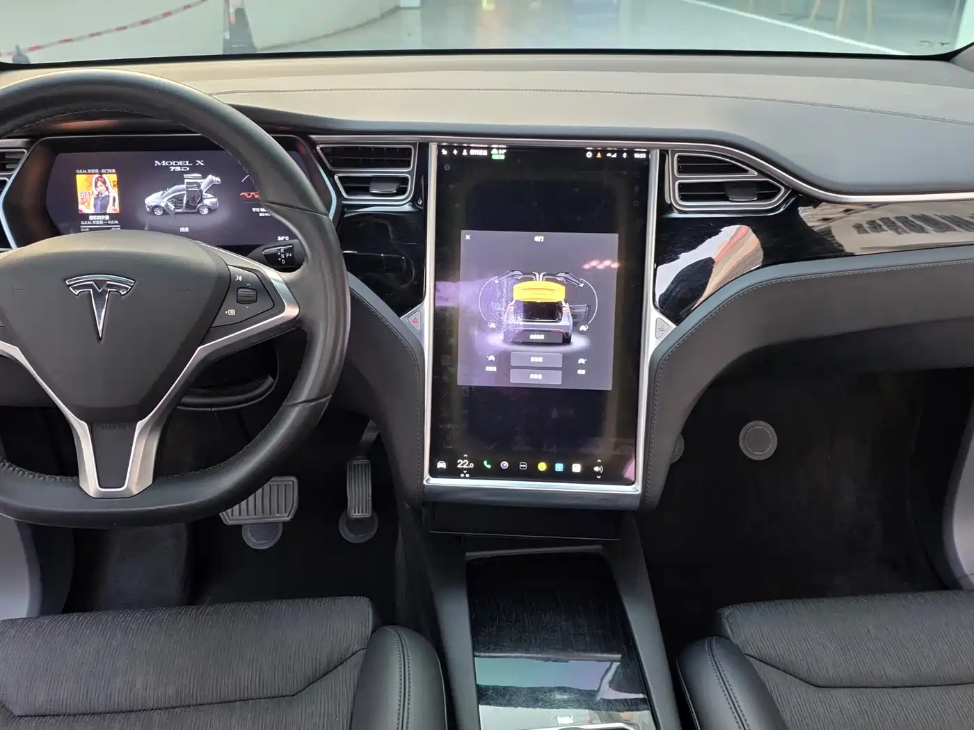TESLA MODEL X
