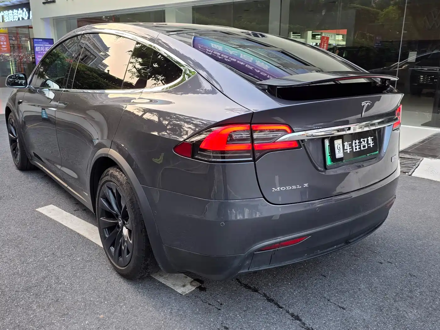 TESLA MODEL X