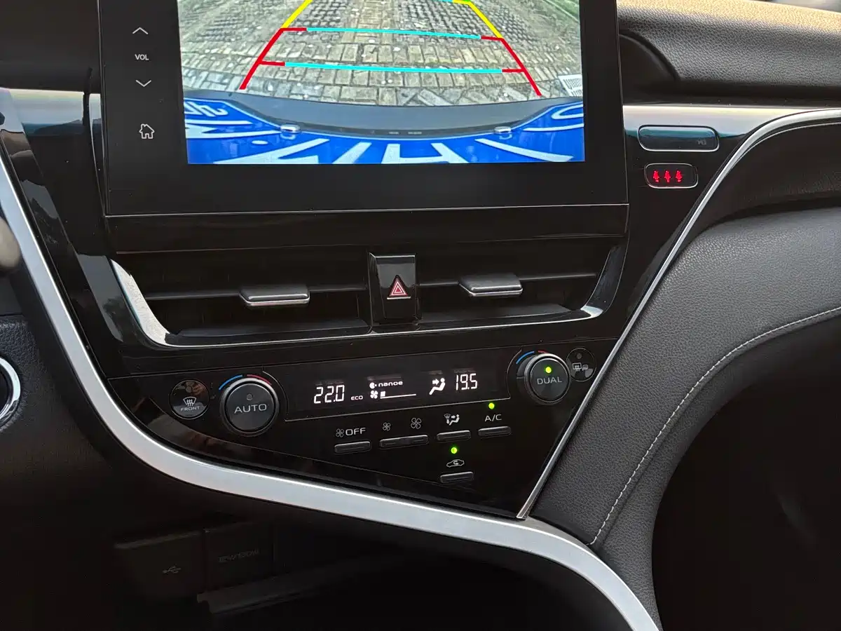 Toyota Camry 2023 2.5G Luxury Edition фото 17