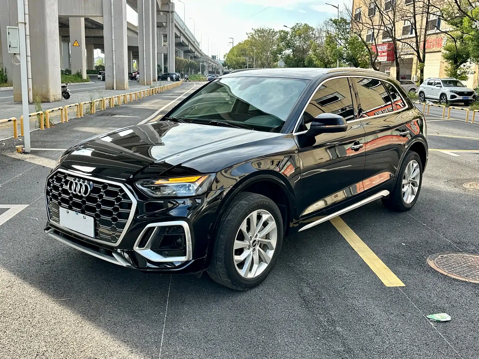 Photo 1 - Audi Q5L
