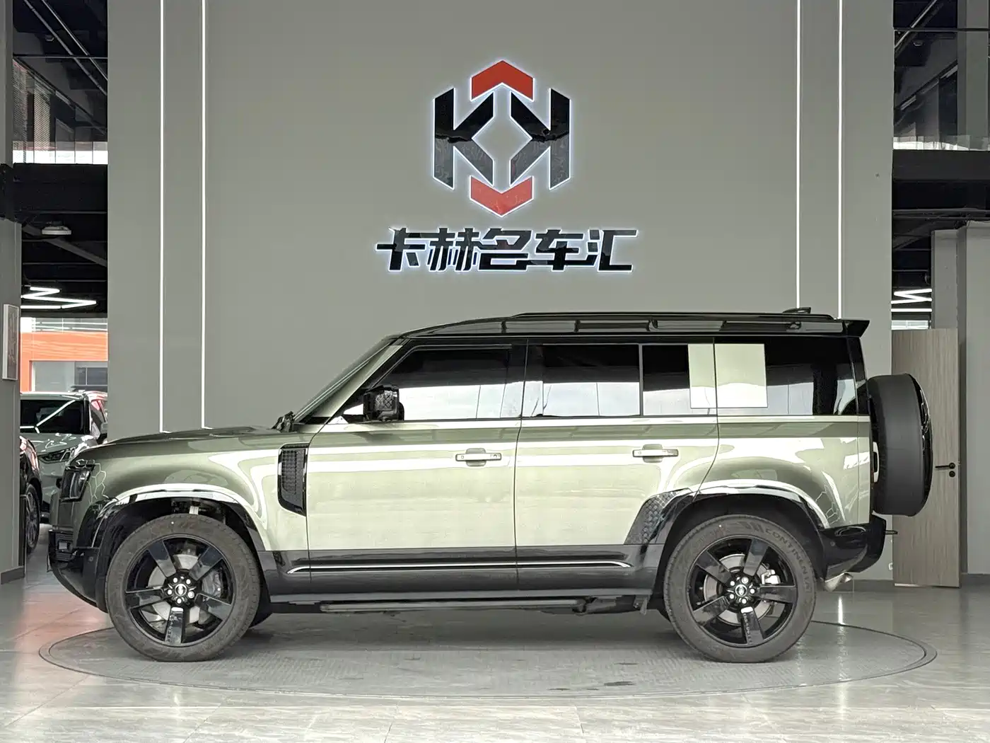 Фото 5 - Land Rover Defender