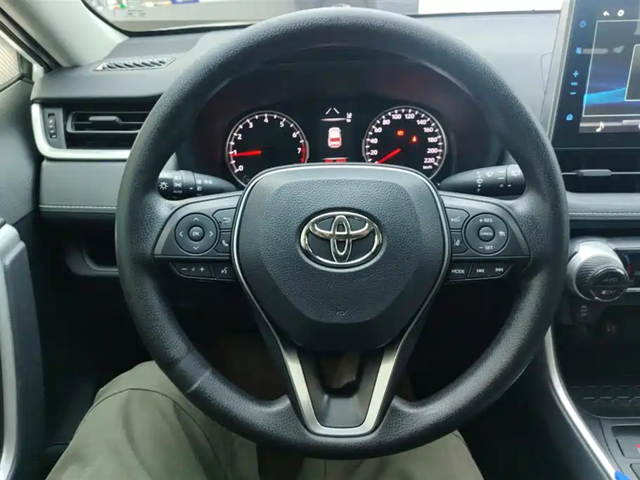 Toyota Wildlander 2020 2.0L CVT AWD Luxury Edition фото 15