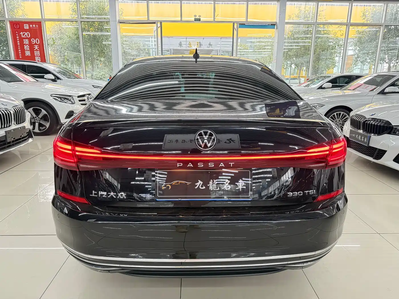 Volkswagen Passat 2023 330TSI Starlight Luxury Edition фото 4