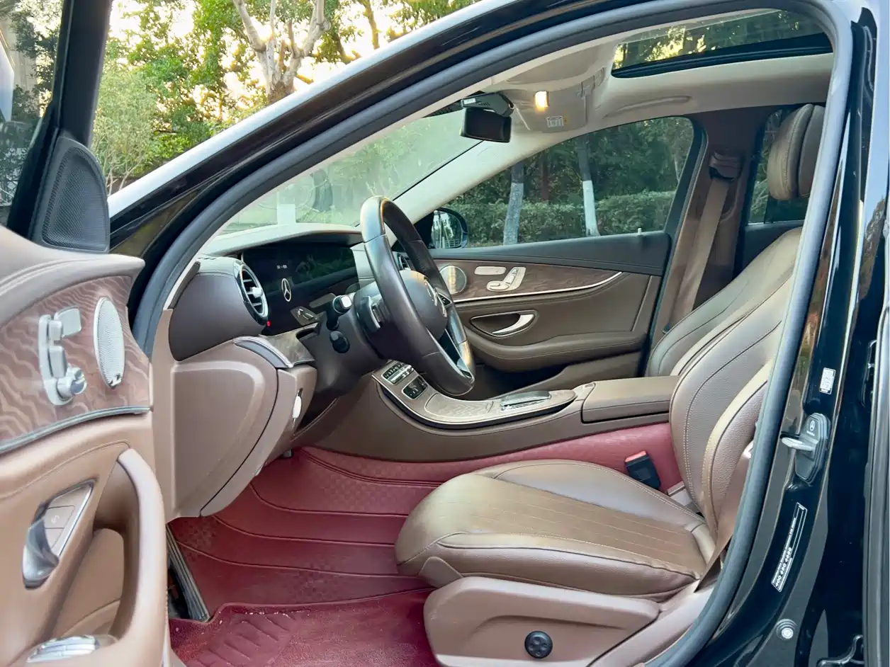 MERCEDES-BENZ E CLASS