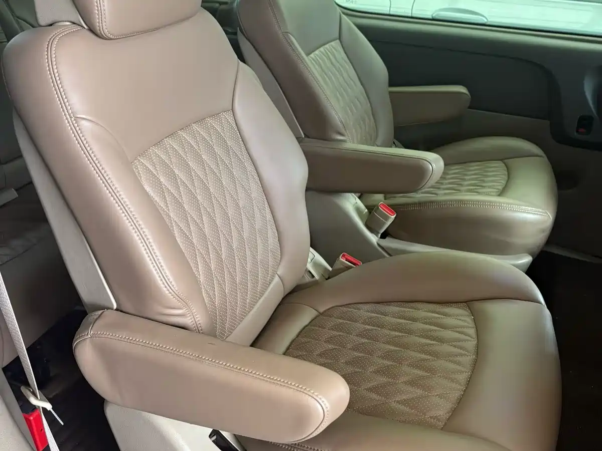 Фото 4 - Buick GL8