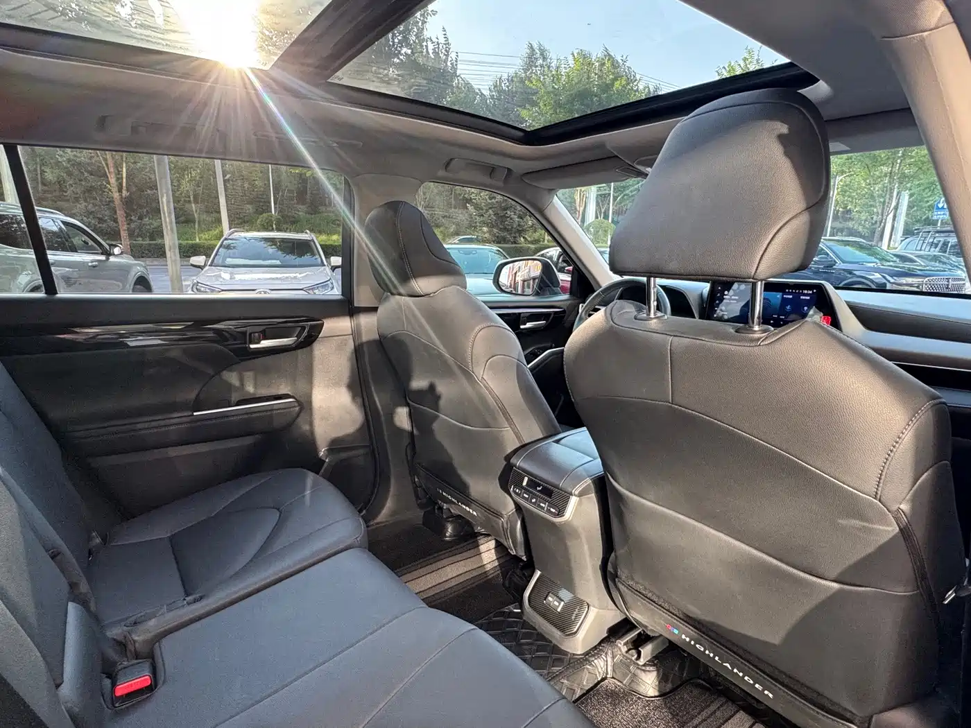 Toyota Highlander 2023 2023 2.5L Smart Hybrid Dual Engine AWD Premium 7-Seater