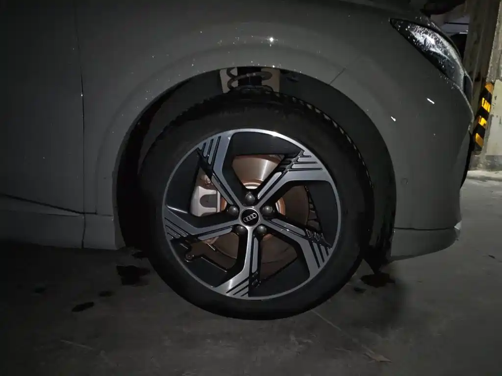 Фото 24 - Audi Q4 e-tron