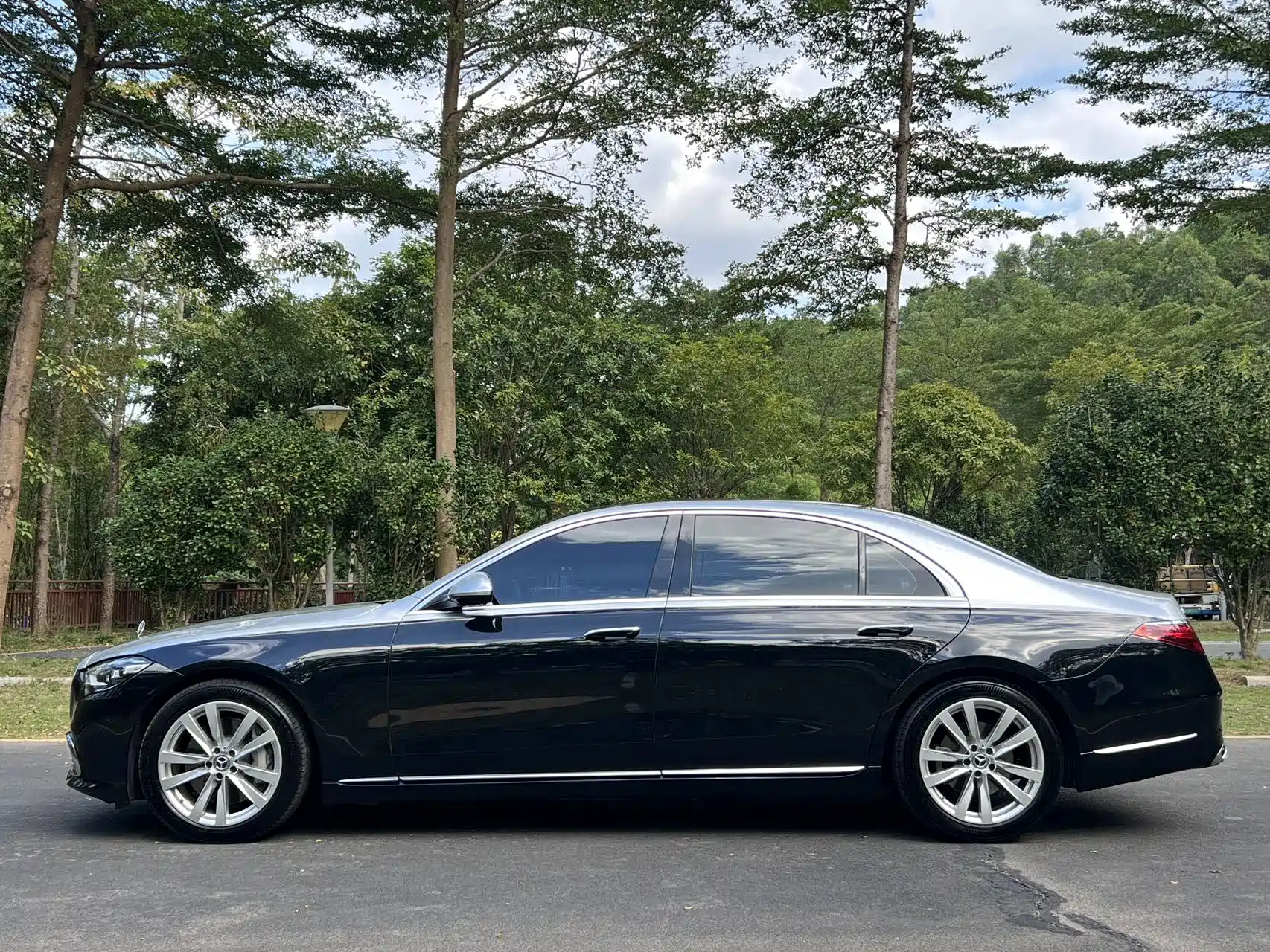 Фото 16 - Mercedes-Benz S-Class