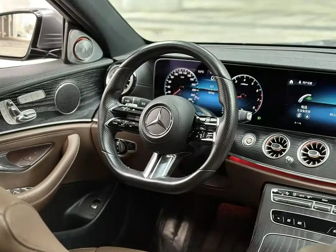 MERCEDES-BENZ E CLASS