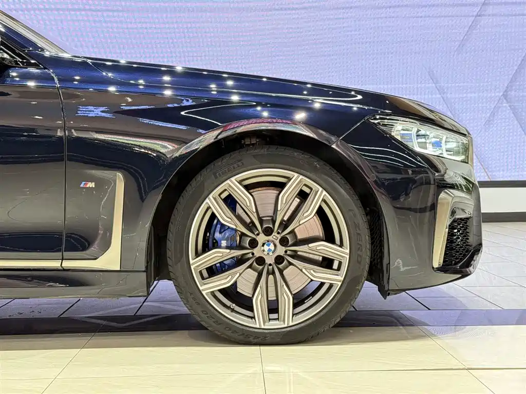 BMW 7 Series 2019 Facelift M760Li xDrive V12 Sport Package фото 5