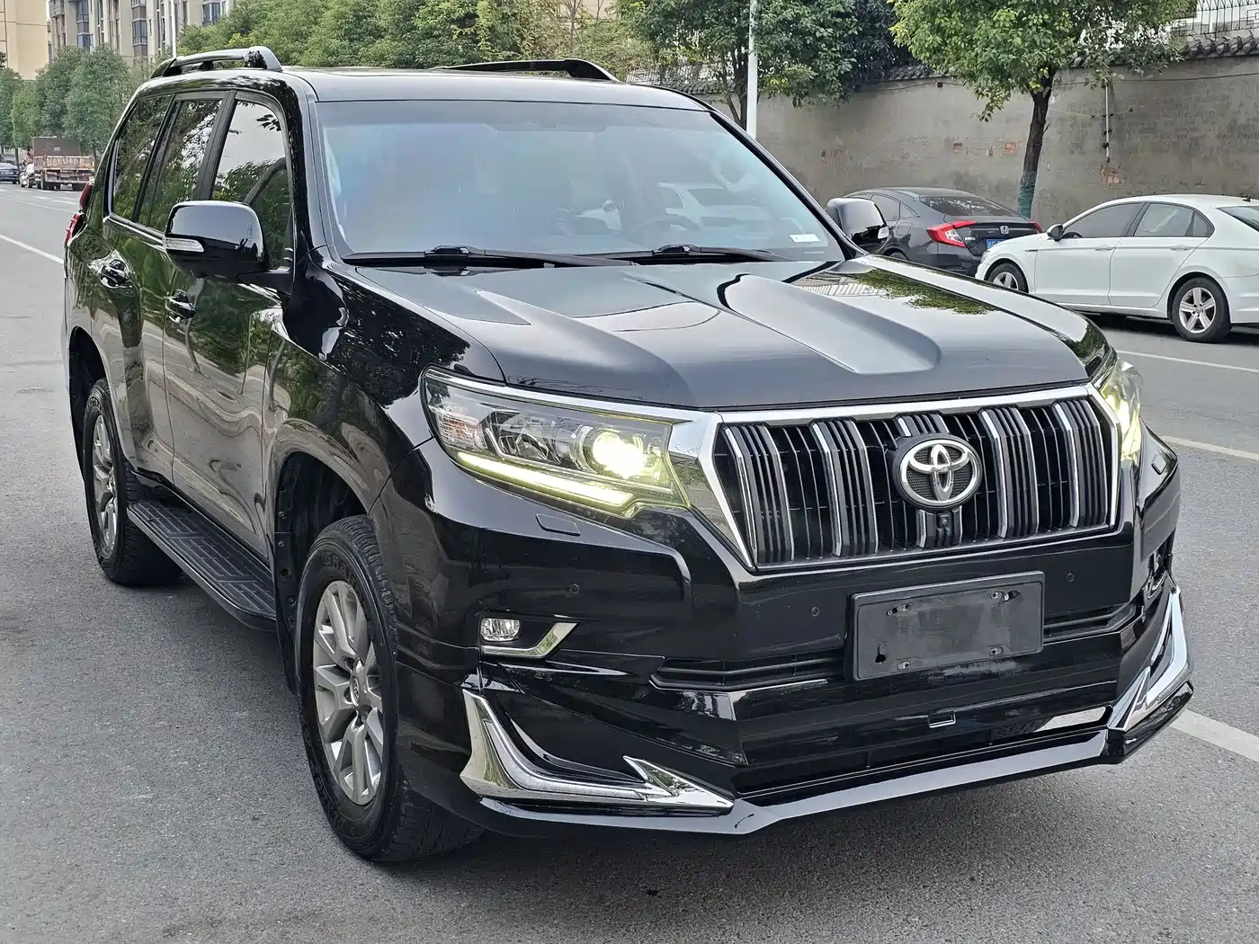 Toyota Prado 2019 3.5L Automatic TX-L Zunxiang Edition with Rear-mounted Spare Tire фото 3