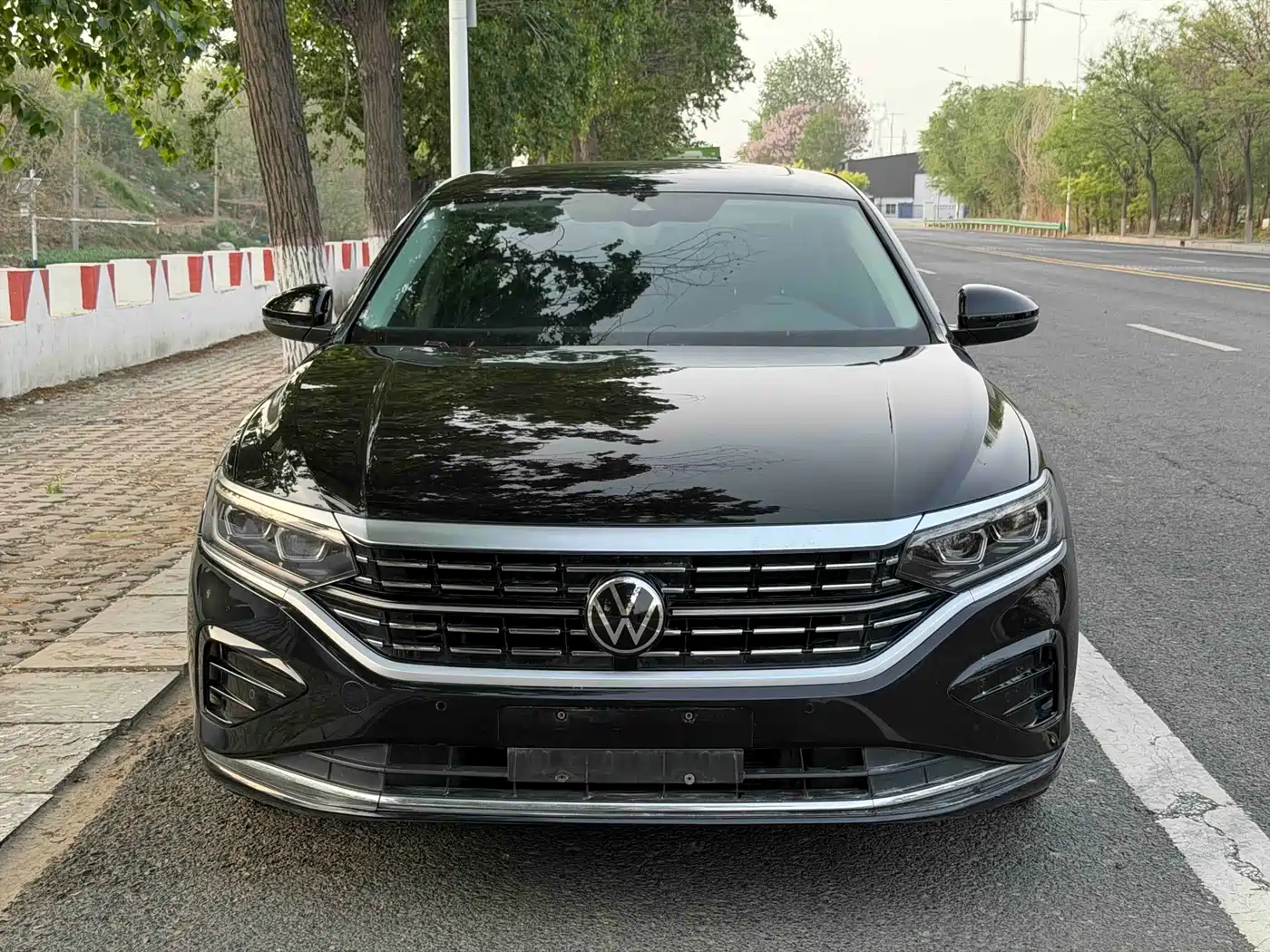 Volkswagen Passat 2021 Model 330TSI Luxury Edition фото 2