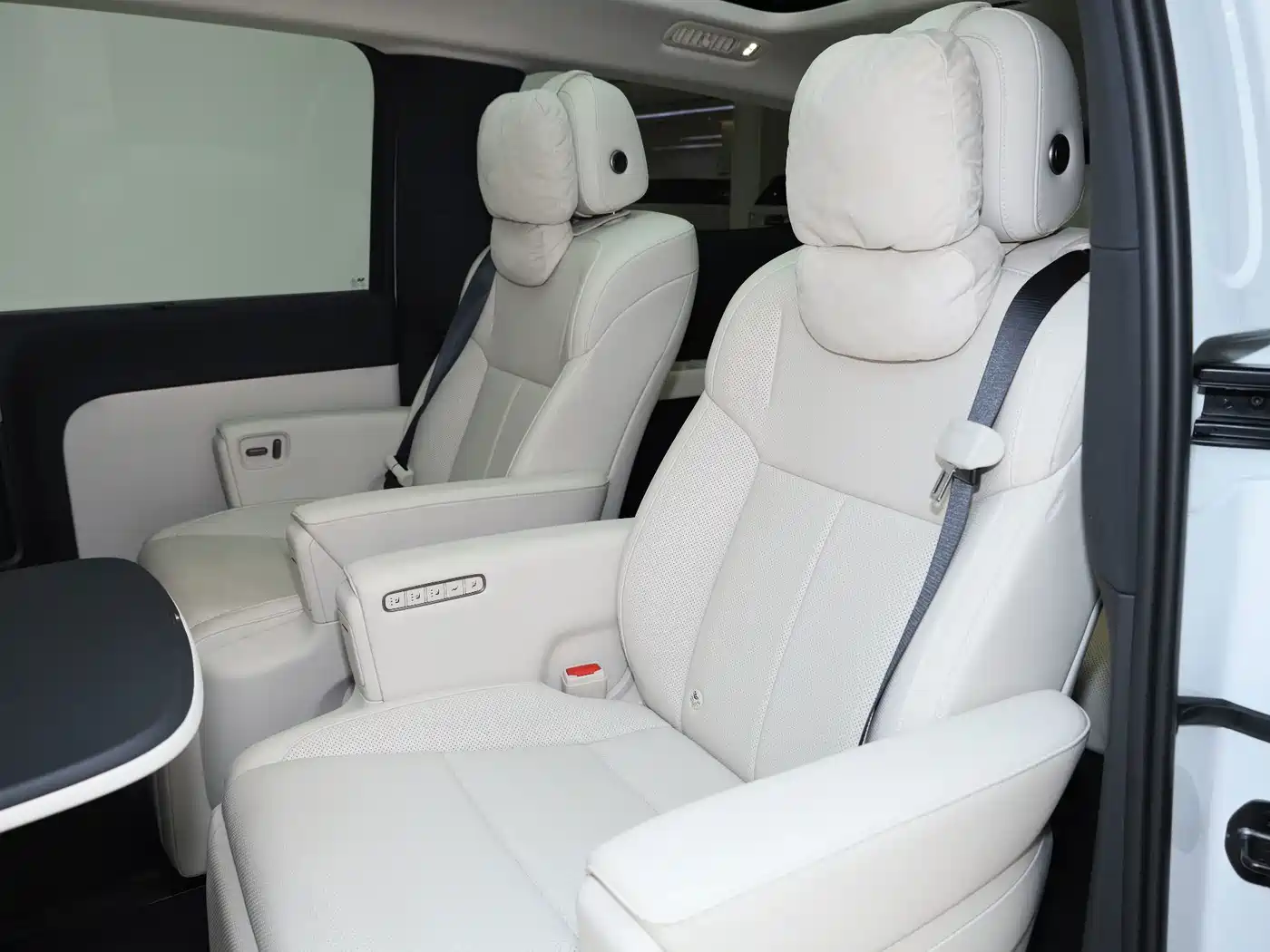 Li Auto MEGA 2025 2025 Model Home Family Special Edition