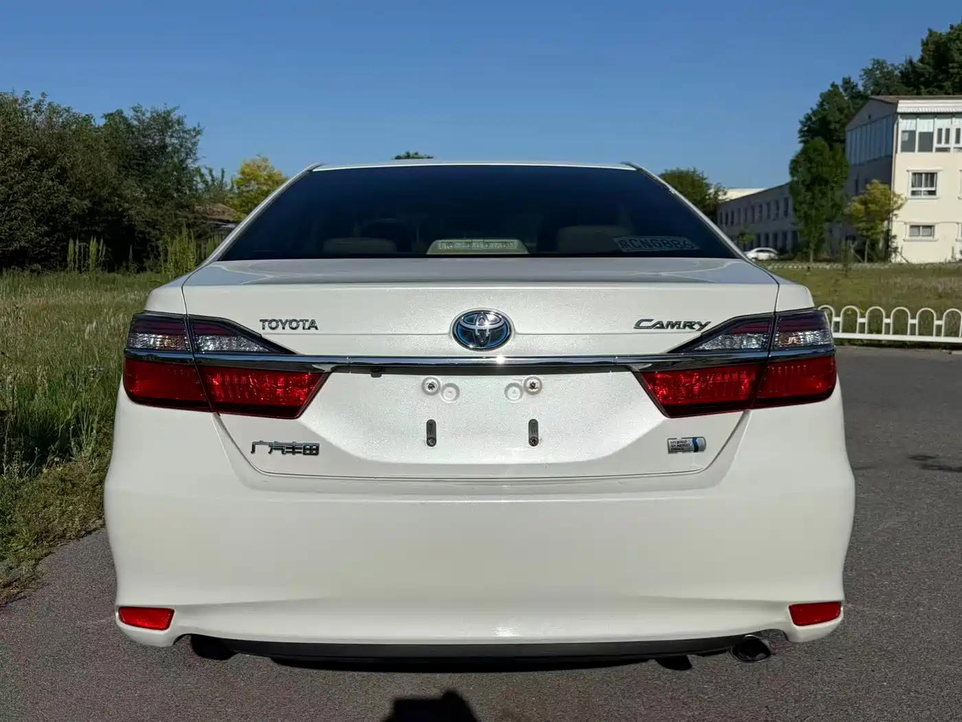 Toyota Camry 2015 Dual Engine 2.5HG Luxury Navigation Edition фото 5