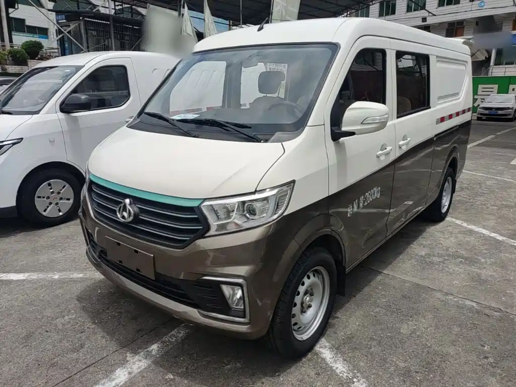 Changan Kuayue Star V5 EV 2021 Luxury Edition 5-seater Van with Lingdian System