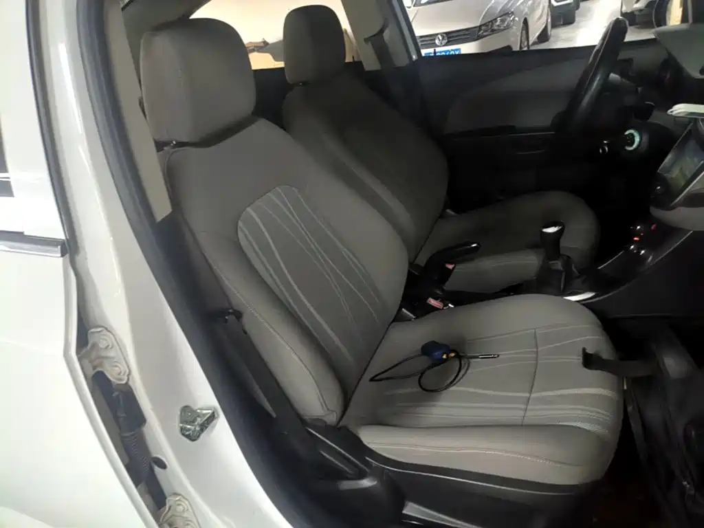 Chevrolet Aveo 2015 2014 Sedan 1.4SL MT Comfort Edition