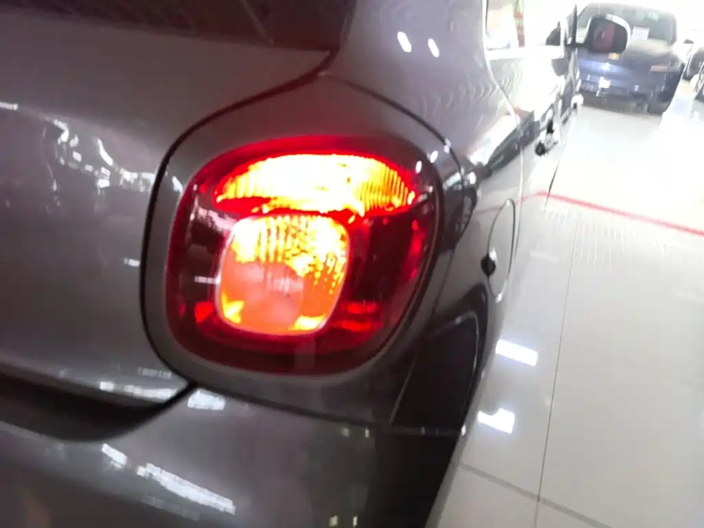 smart forfour 2018 2018 1.0L 52kW Passion Edition