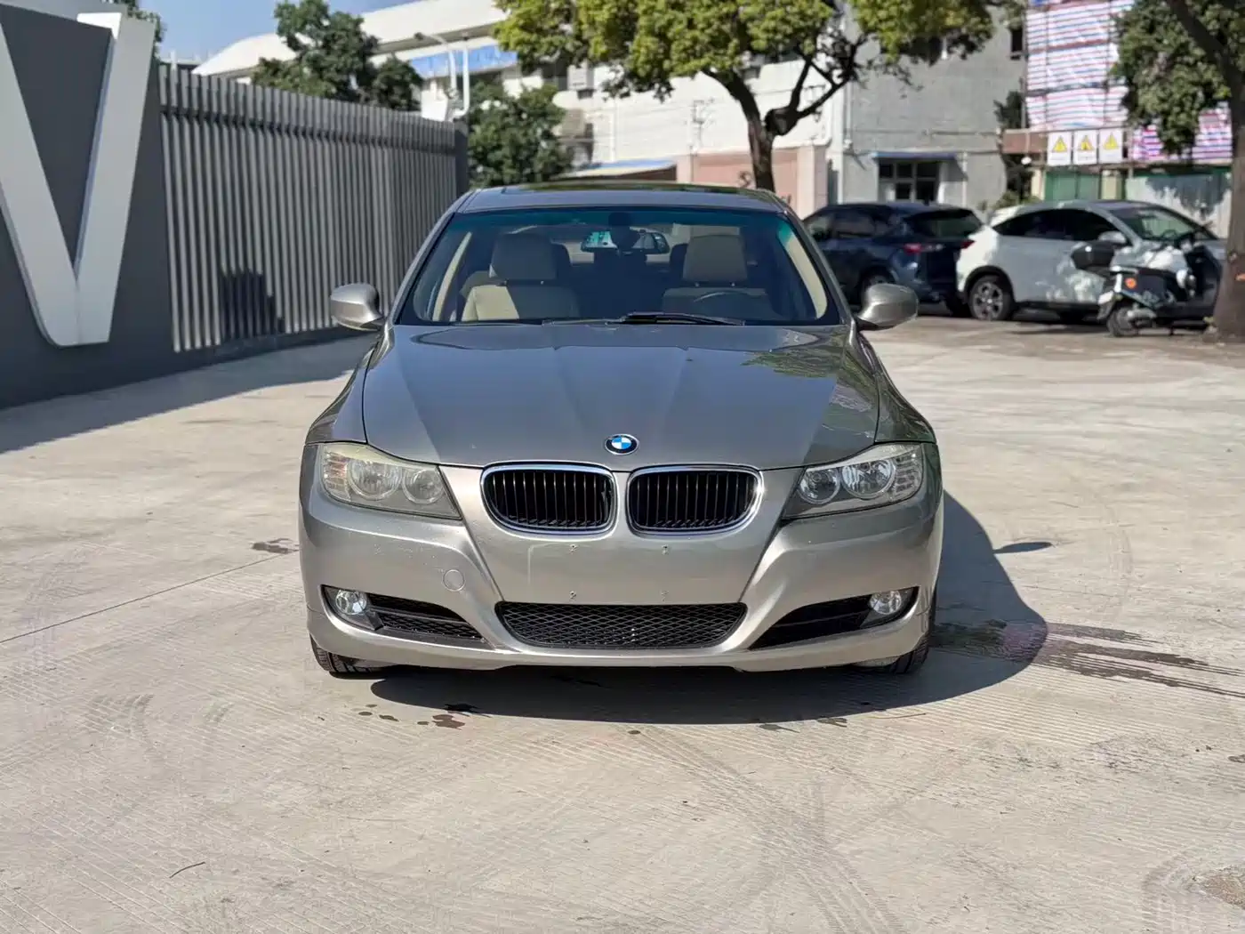 BMW 3 Series (Import) 2012 318i Leading фото 2