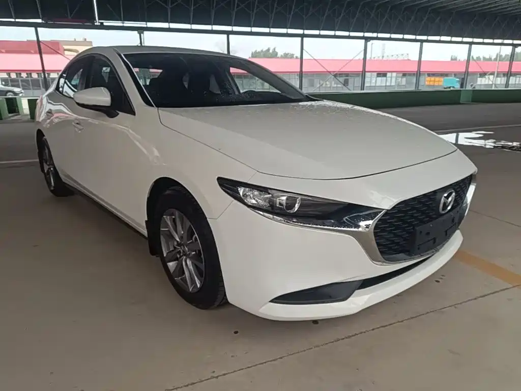 Photo 4 - Mazda Mazda 3
