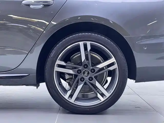Audi A4L 2022 40 TFSI Luxury Dynamic фото 16