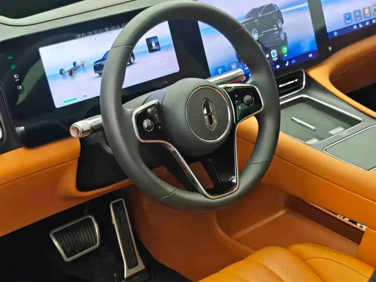 AITO Wenjie AITO M8 2025 Range Extender Max+ Edition 53.4kWh 5-seater фото 4