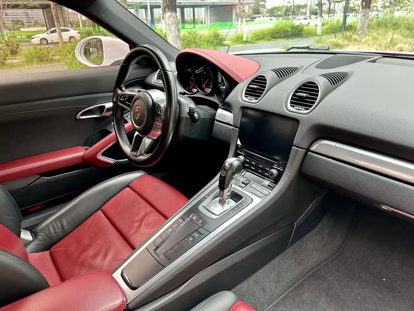 Porsche 718 2018 Cayman 2.0T фото 8