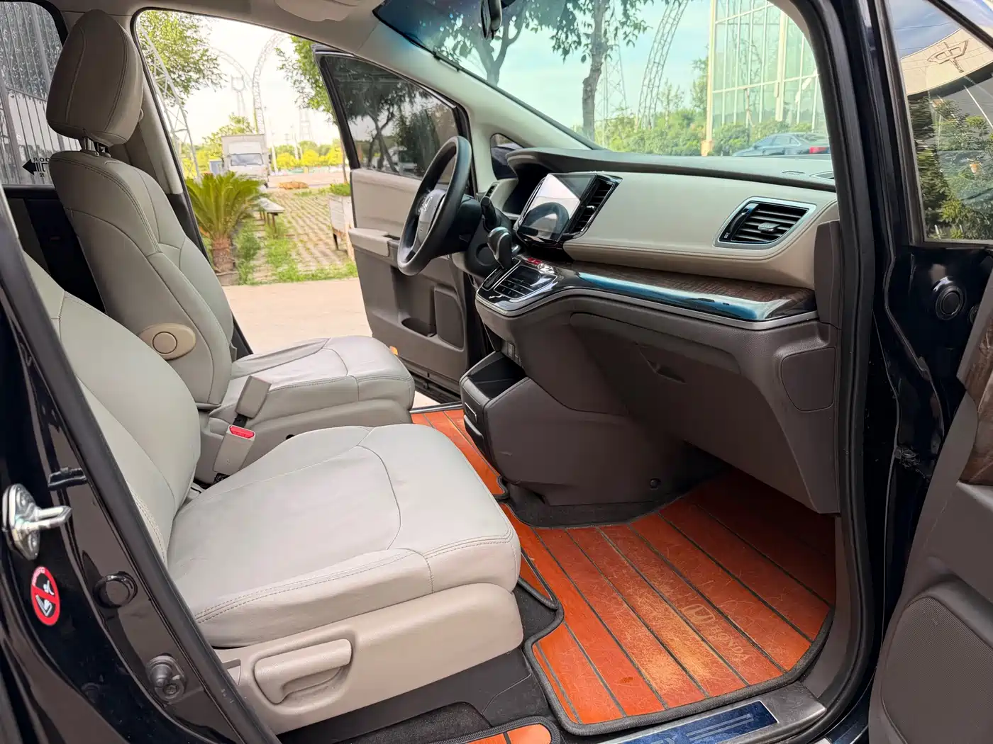 Фото 10 - Honda Odyssey