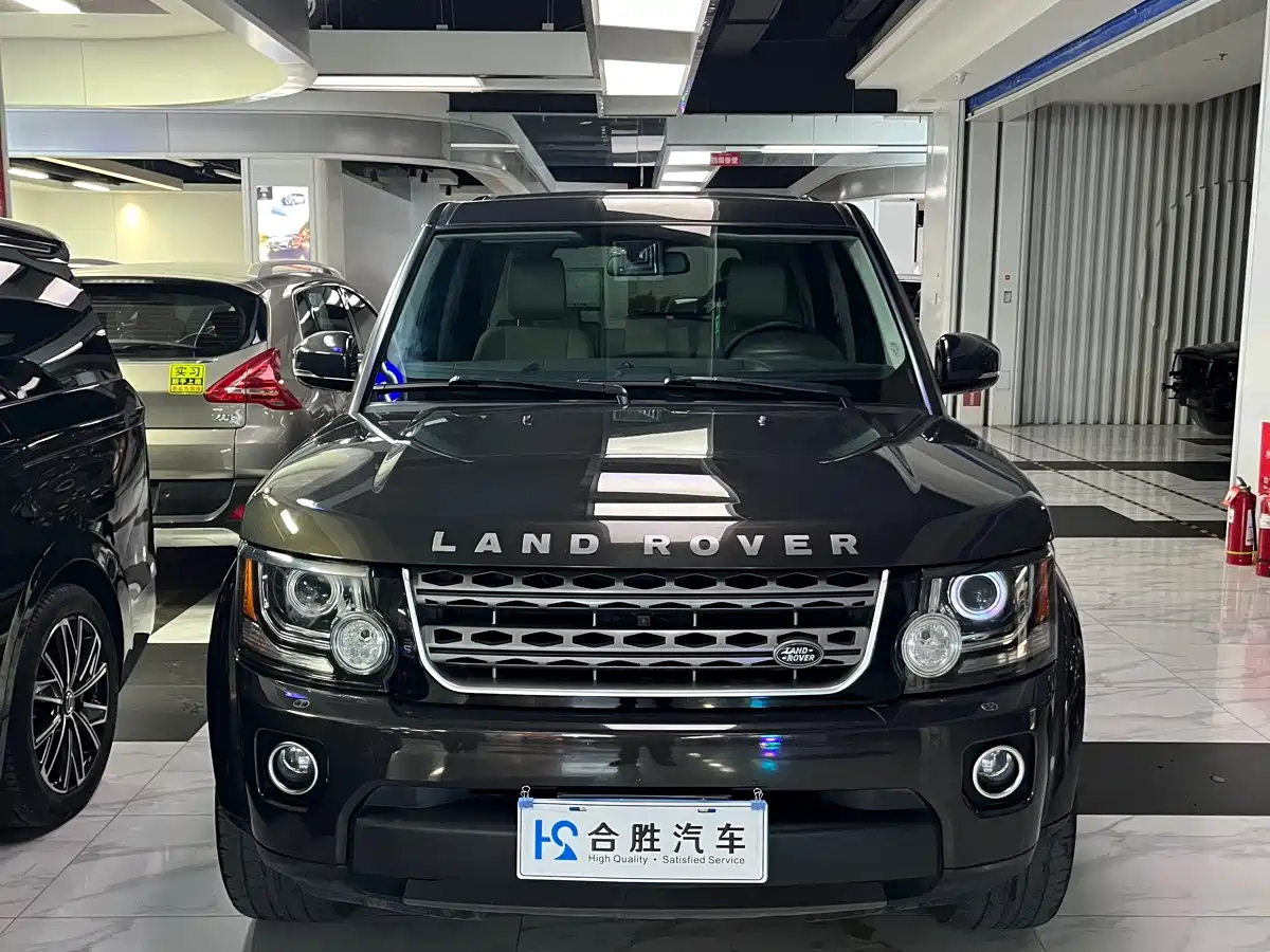 Land Rover Discovery 2015 3.0 SC V6 SE фото 2