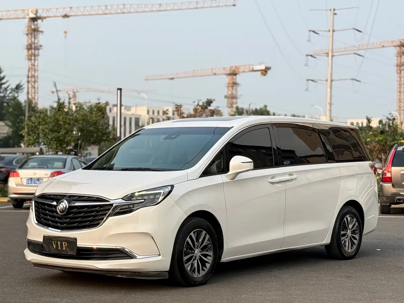 Фото 1 - Buick GL8