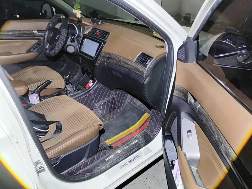 BAIC Weiwang S50 2017 2016 1.5T Manual Music Premium