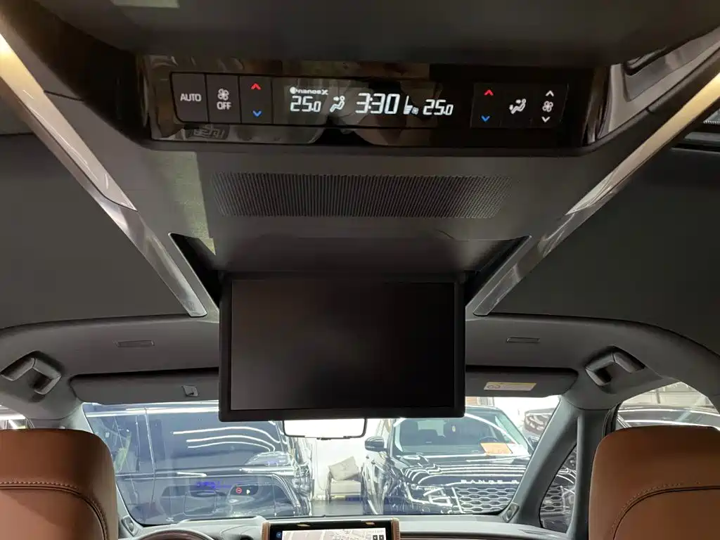 Toyota Vellfire 2024 2024 Crown Hybrid 2.5L Premium Edition