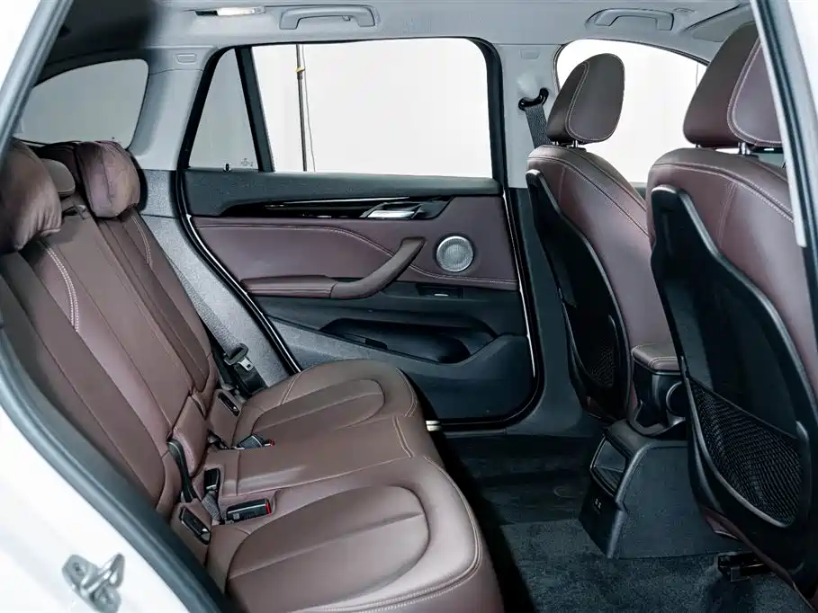 BMW X1 2021 sDrive20Li Fashion фото 20