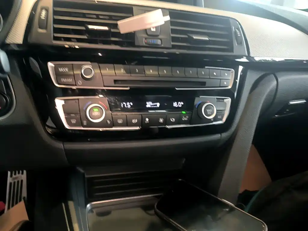 Фото 13 - BMW 3 Series