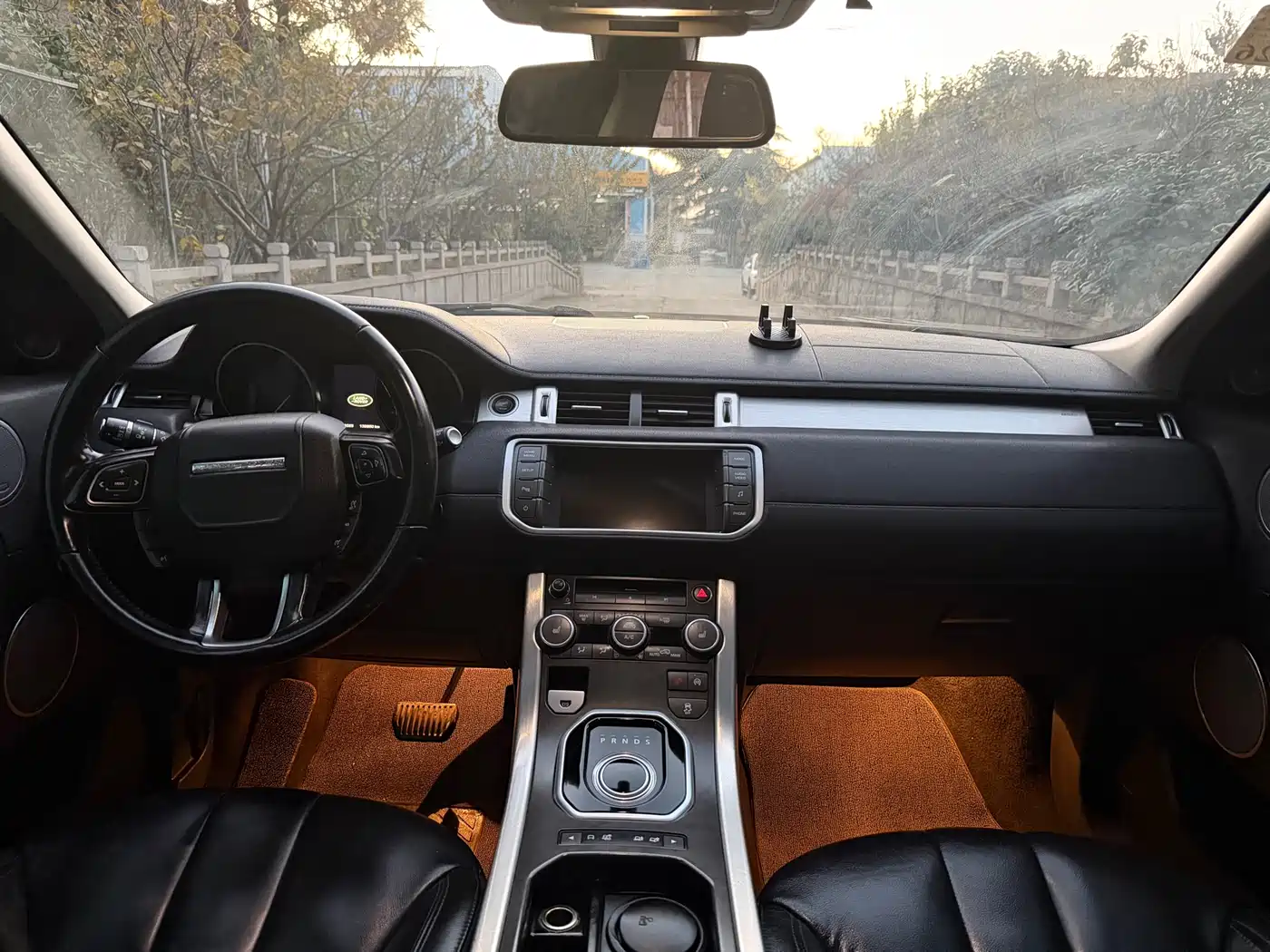 Land Rover Range Rover Evoque 2015 2.0T 5-Door Fashion Edition фото 4