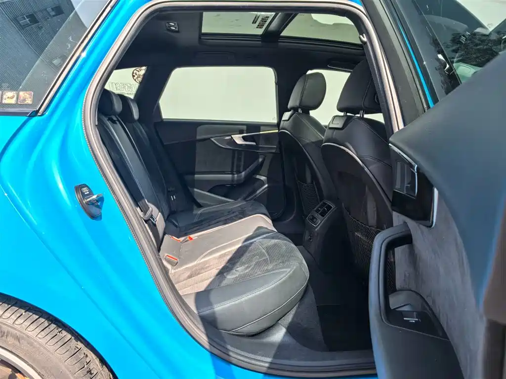 Фото 14 - Audi A4 (Import)