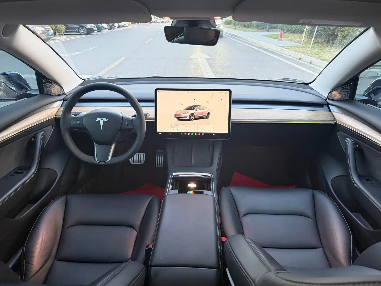 Фото 13 - Tesla Model 3