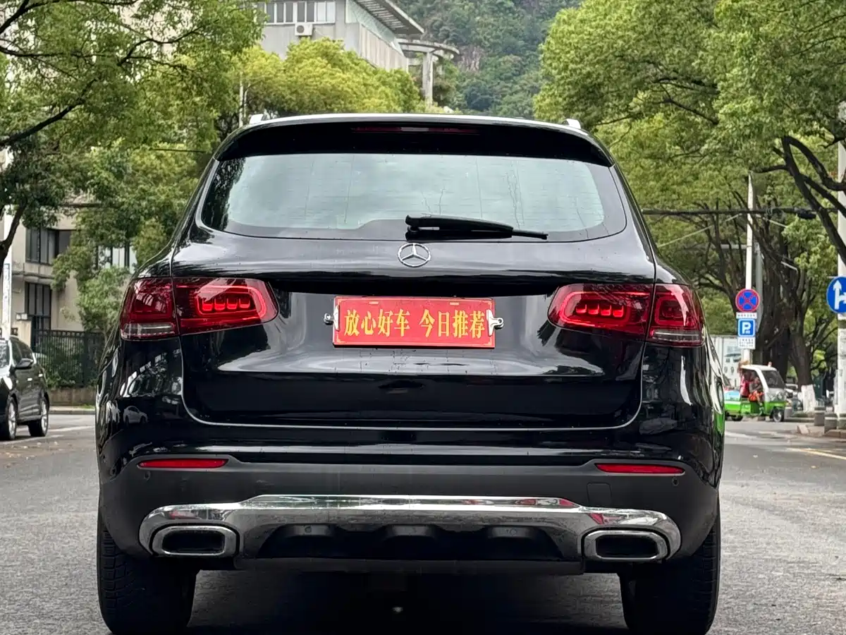 MERCEDES-BENZ GLC