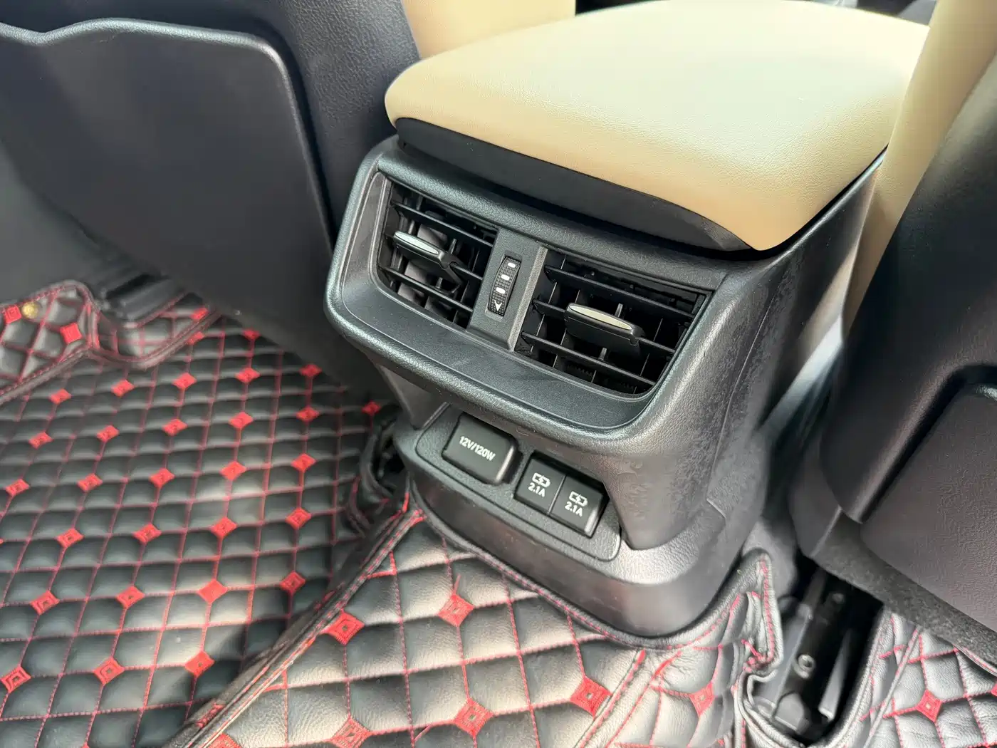 Фото 8 - Lexus ES
