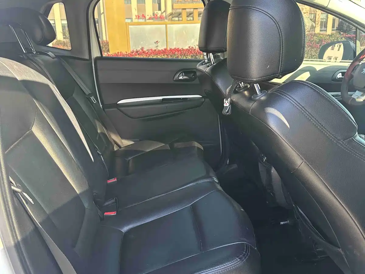 Peugeot 3008 2016 1.6THP Automatic Classic Edition фото 11