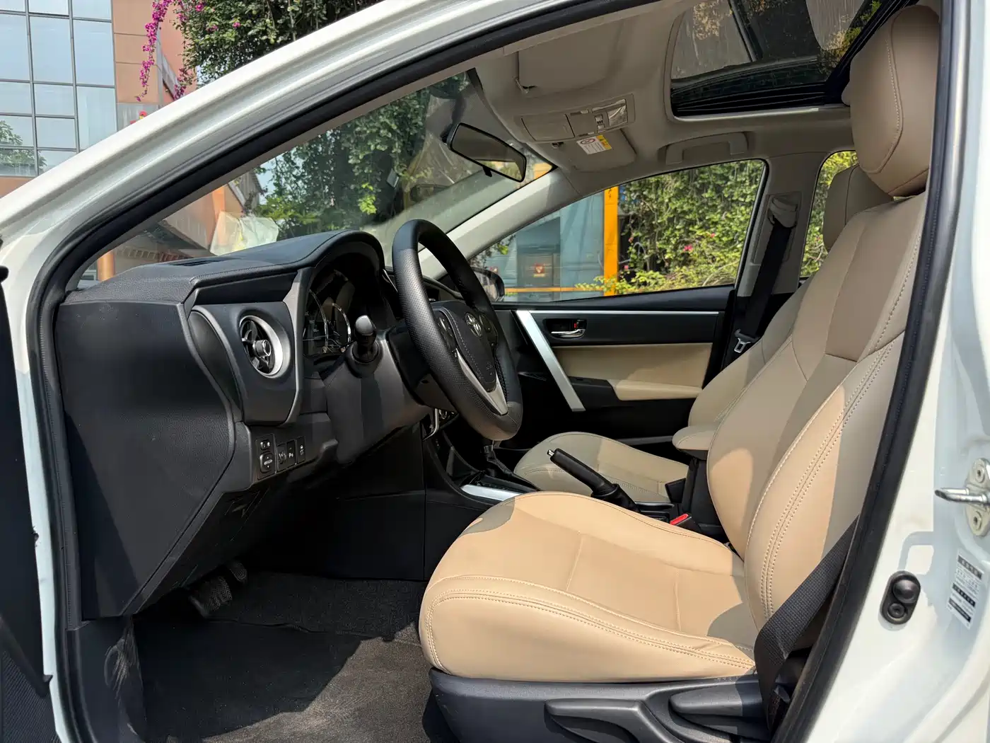 Toyota Levin 2017 Facelift 185T CVT Elite (China V) фото 5
