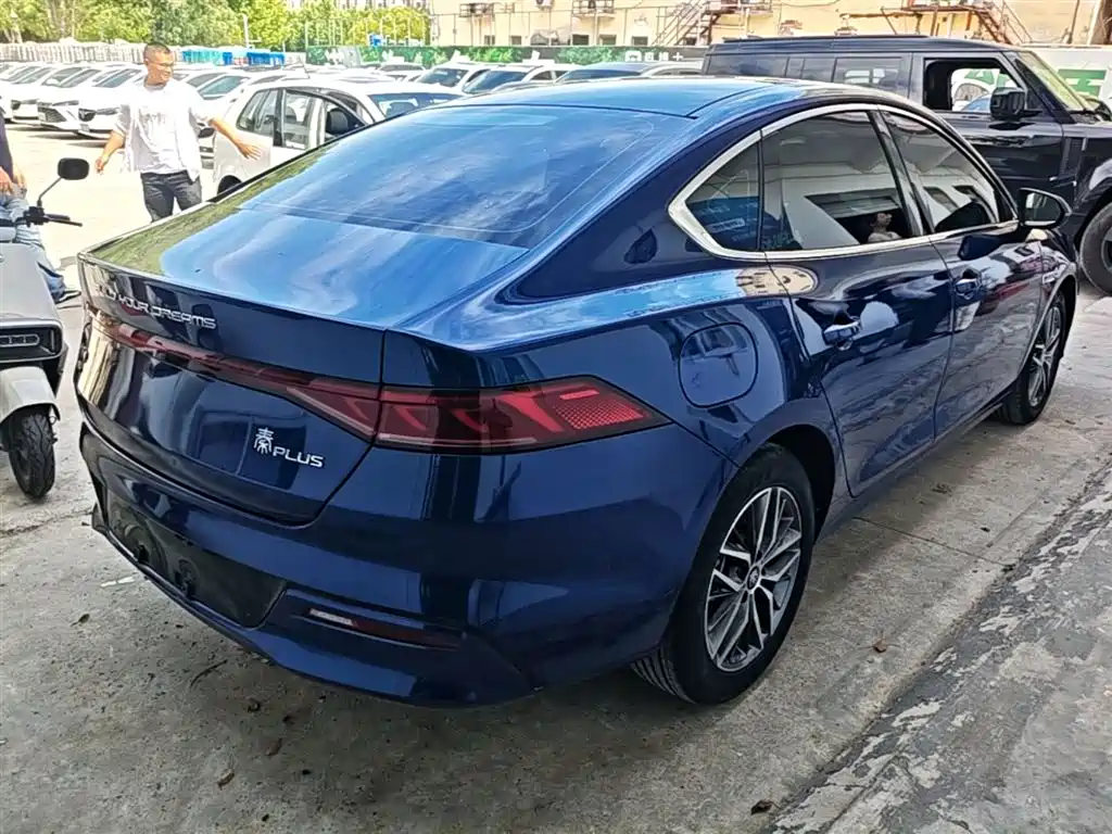 BYD Qin PLUS 2021 DM-i 55KM Flagship фото 7