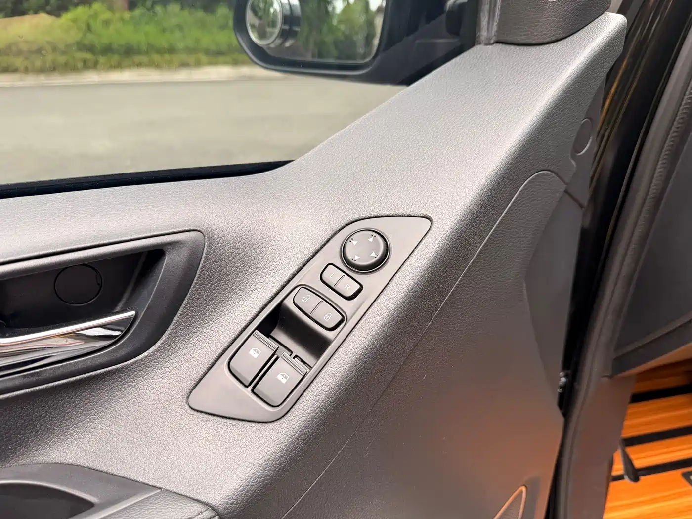 SAIC Maxus Maxus G20 2023 Facelift ES 2.0T Gasoline Automatic Value Edition фото 38