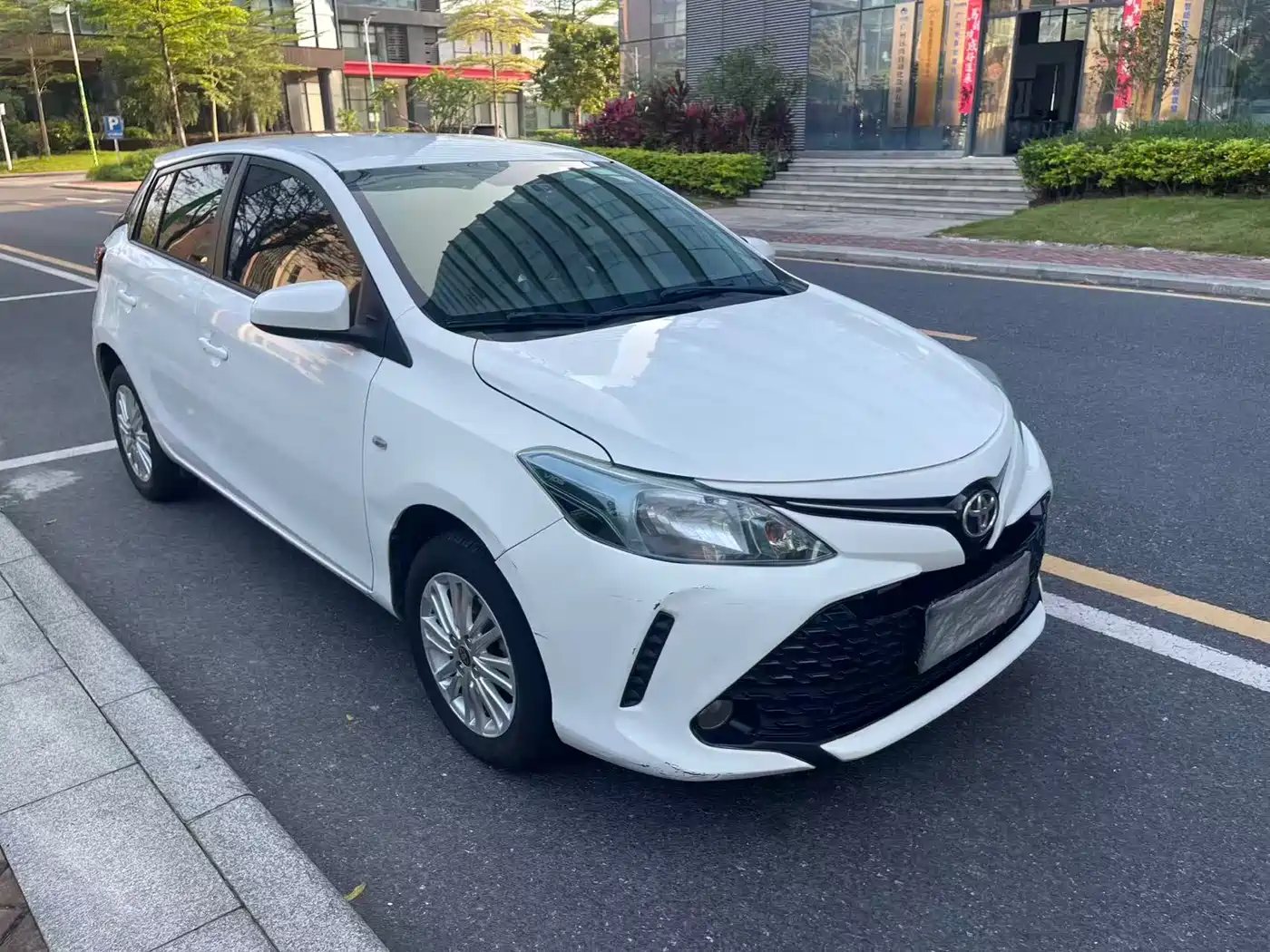 Toyota Vios FS 2017 1.5L CVT Fengchi Edition фото 2